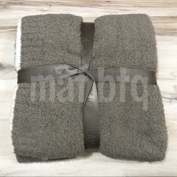 Barefoot Dreams CozyChic Rib Trim Throw 45” x 60” - Picture 2 of 4